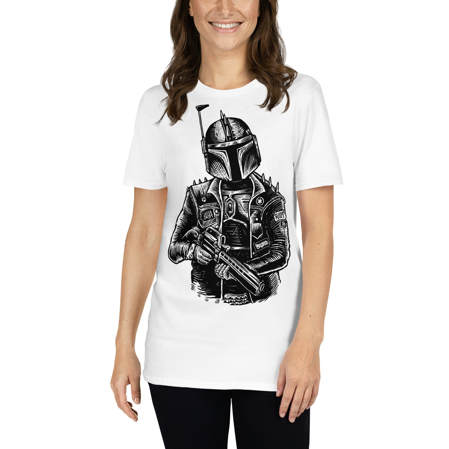 mujer con camiseta boba fett punk star wars blanca