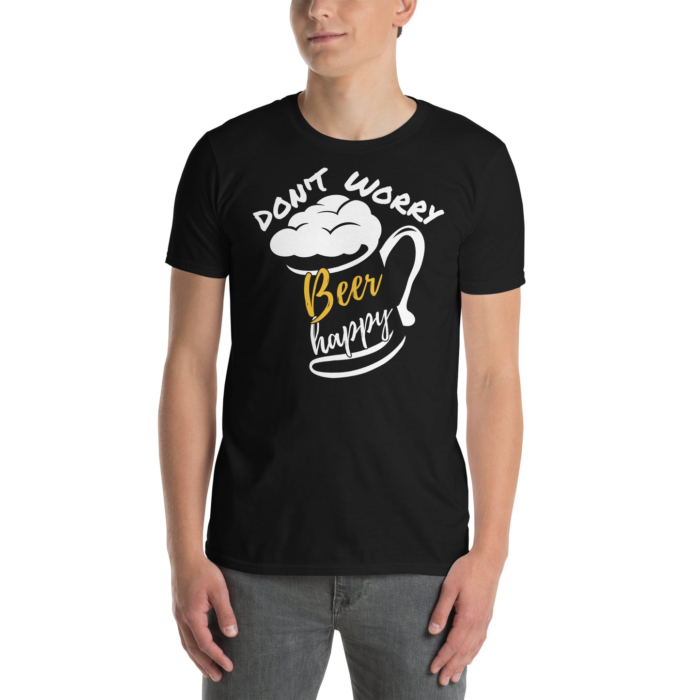 hombre con camiseta cerveza dont worry beer happy en color negro