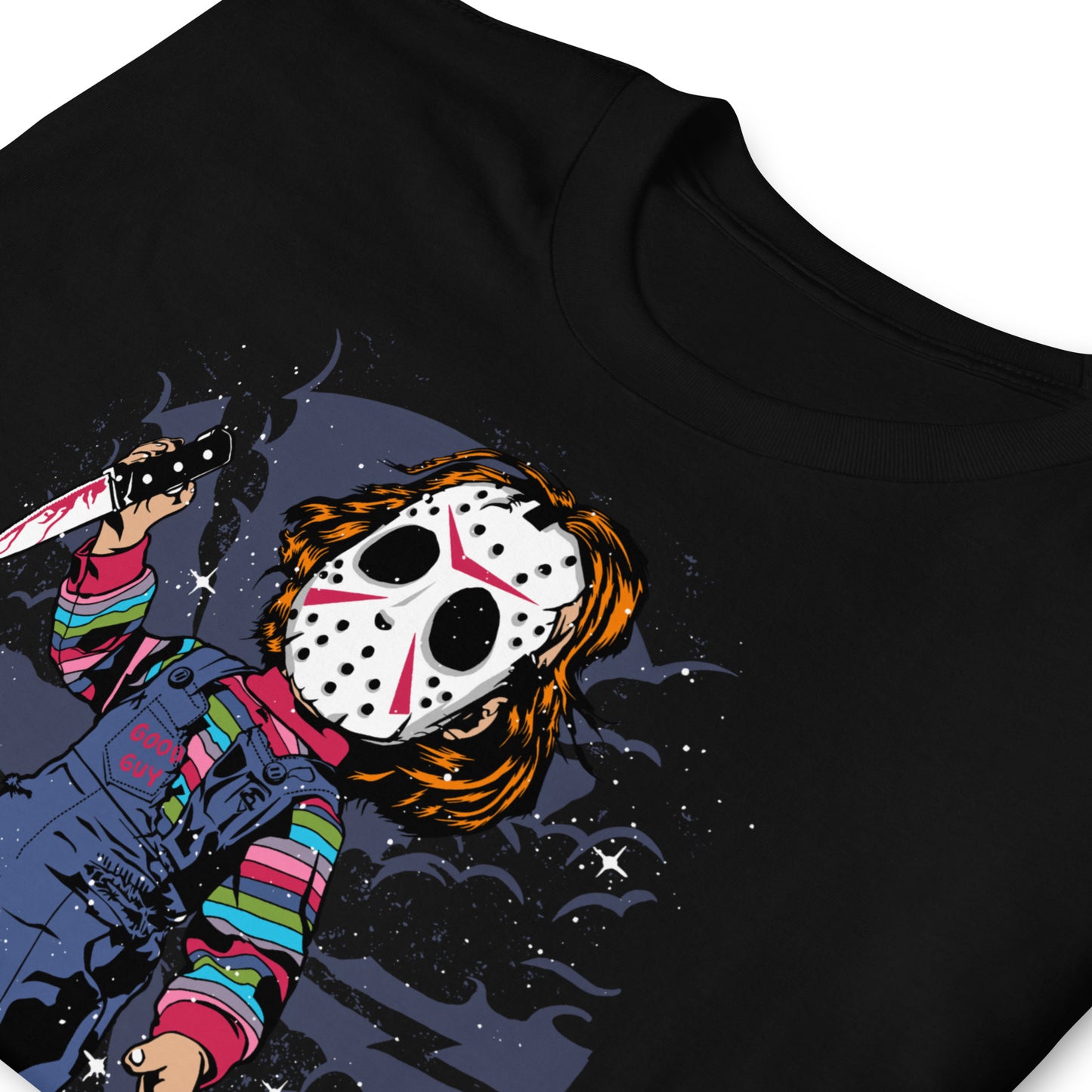 detalle de camiseta chucky con mascara de jason voorhes en color negro