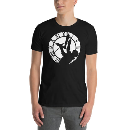 hombre con camiseta doc torre del reloj regreso al futuro negra