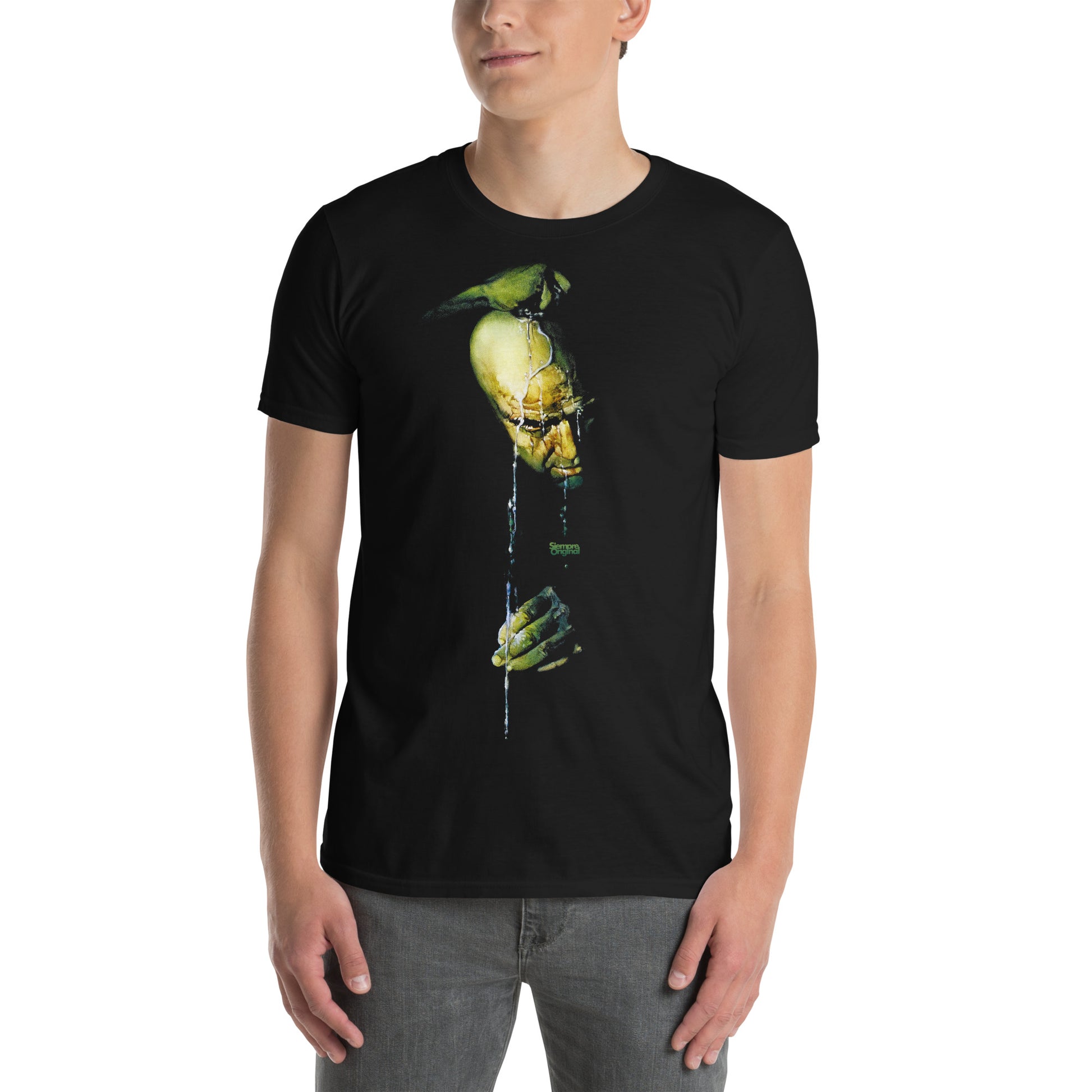 hombre con camiseta coronel kurtz apocalypse now negra