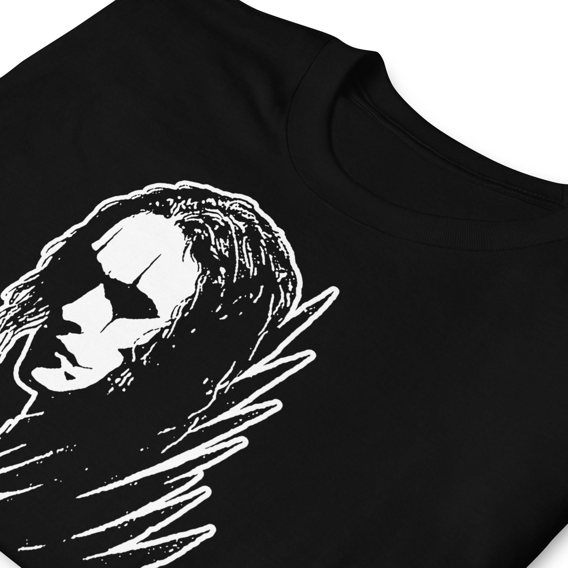 detalle de camiseta the crow negra