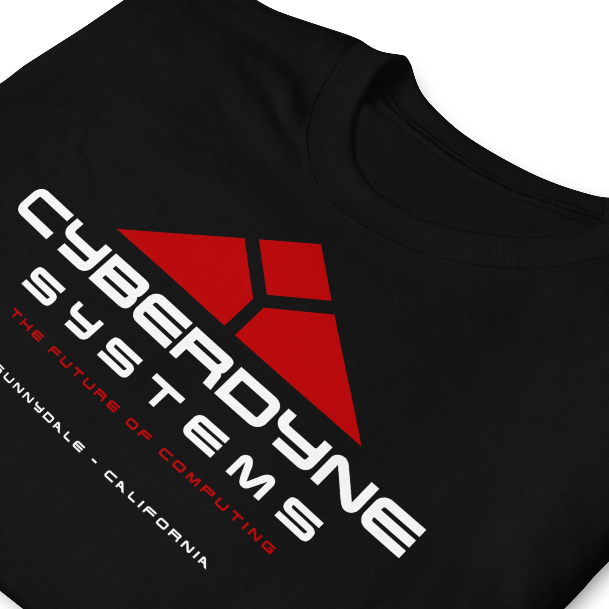 detalle de camiseta cyberdyne systems terminator negra