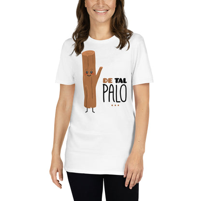 mujer con camiseta de tal palo en color blanco