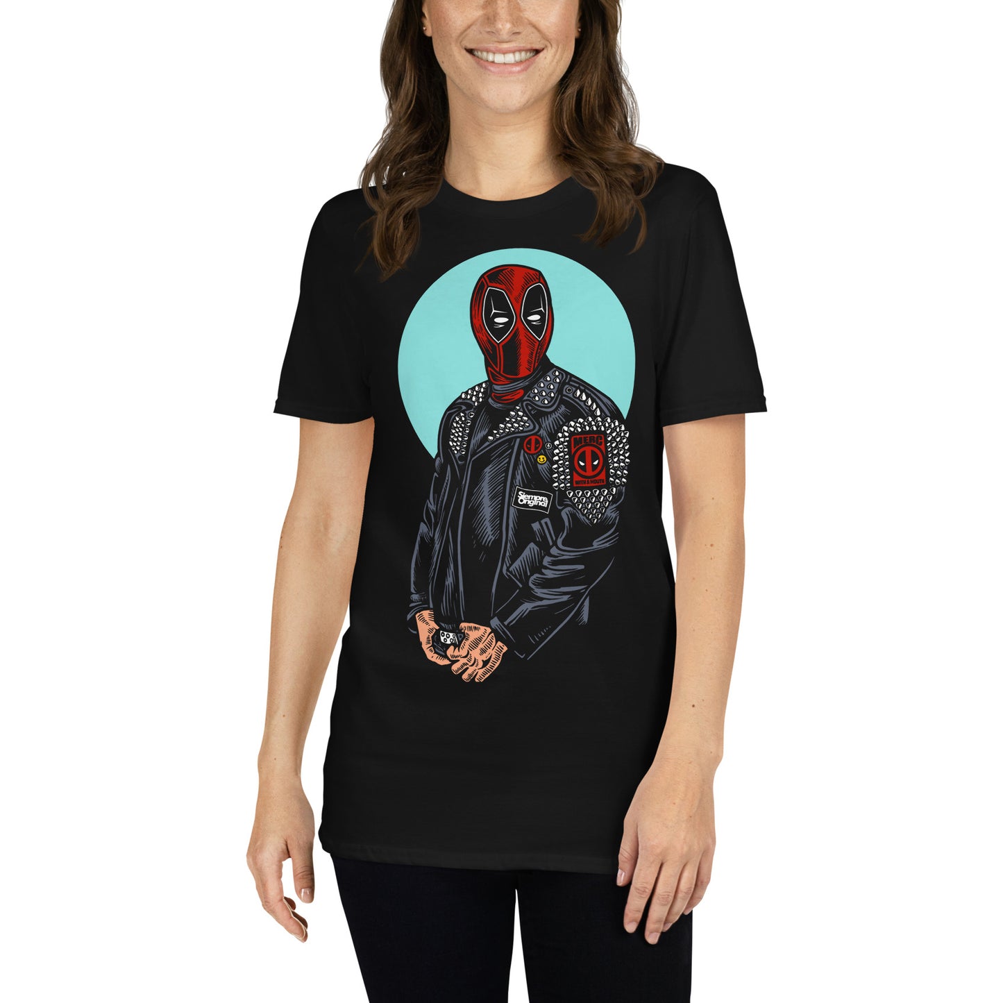 mujer con camiseta deadpool punk mercenary siempre original urban en color negro
