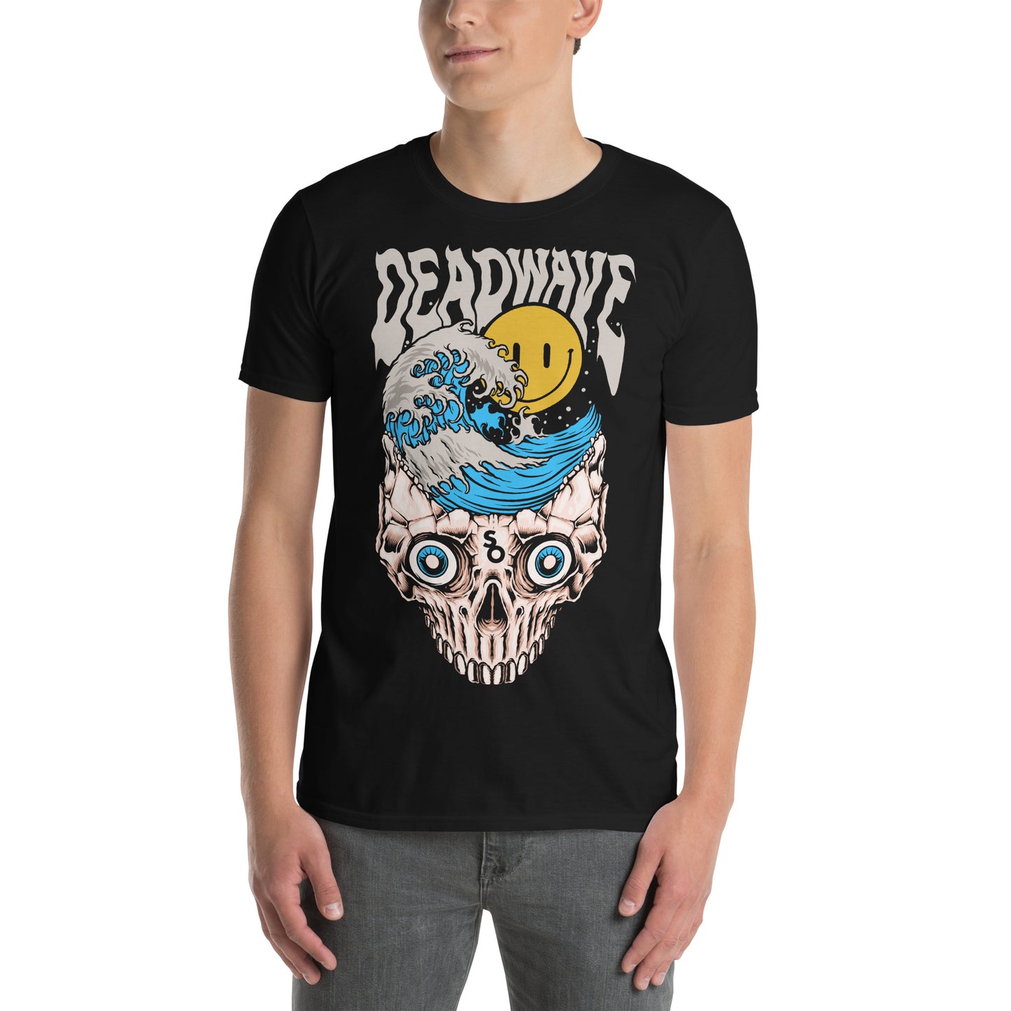 hombre con camiseta deadwave surf la gran ola de knawaga skull siempre original urban en color negro