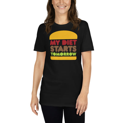 mujer con camiseta mi dieta empieza manana hamburguesa negra