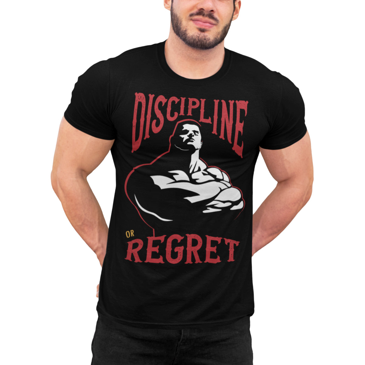 hombre con camiseta discipline or regret gym fitness en color negro
