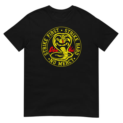 camiseta cobra kai strike first no mercy negra