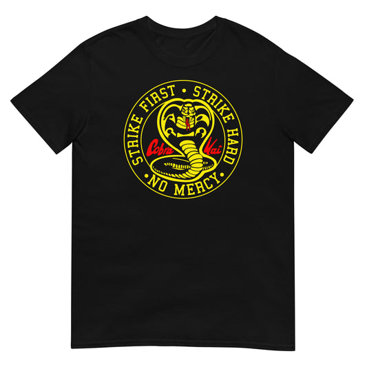 camiseta cobra kai strike first no mercy negra