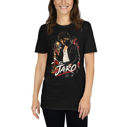 mujer con camiseta el jaro negra