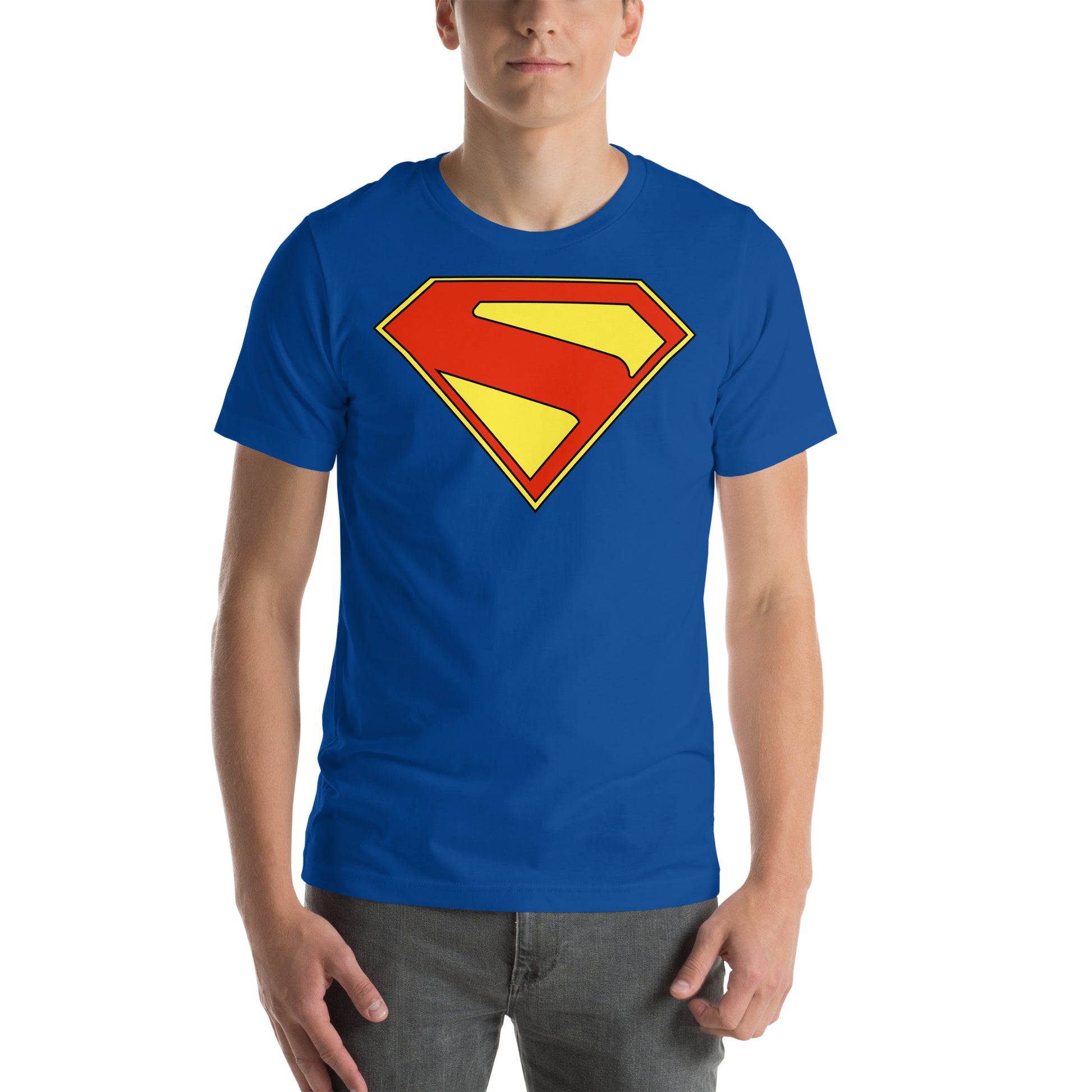 hombre con camiseta superman 2025 gunn corenswet el hombre de acero en color azul royal