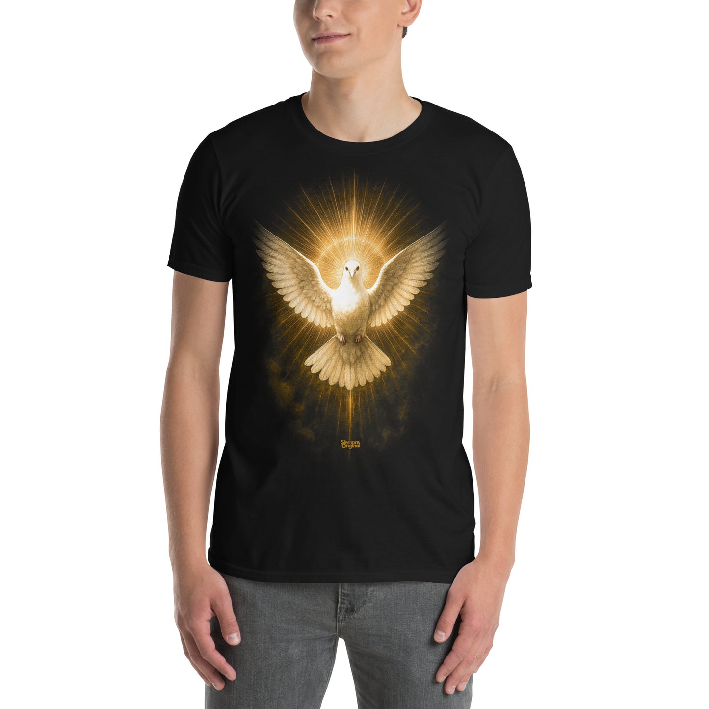hombre con camiseta espiritu santo jesus en color negro