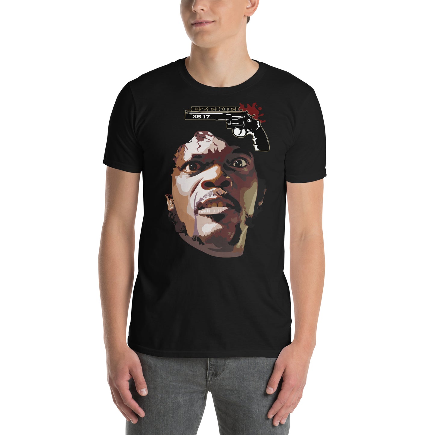 hombre con camiseta ezekiel 25 17 pulp fiction negra