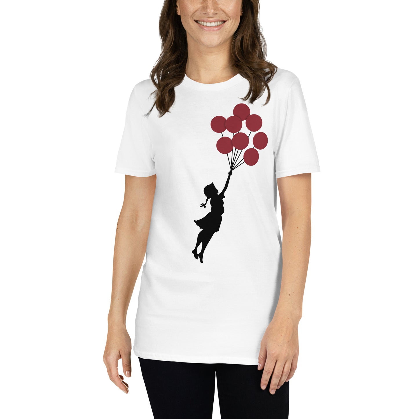 mujer con camiseta flying balloon girl banksy blanca