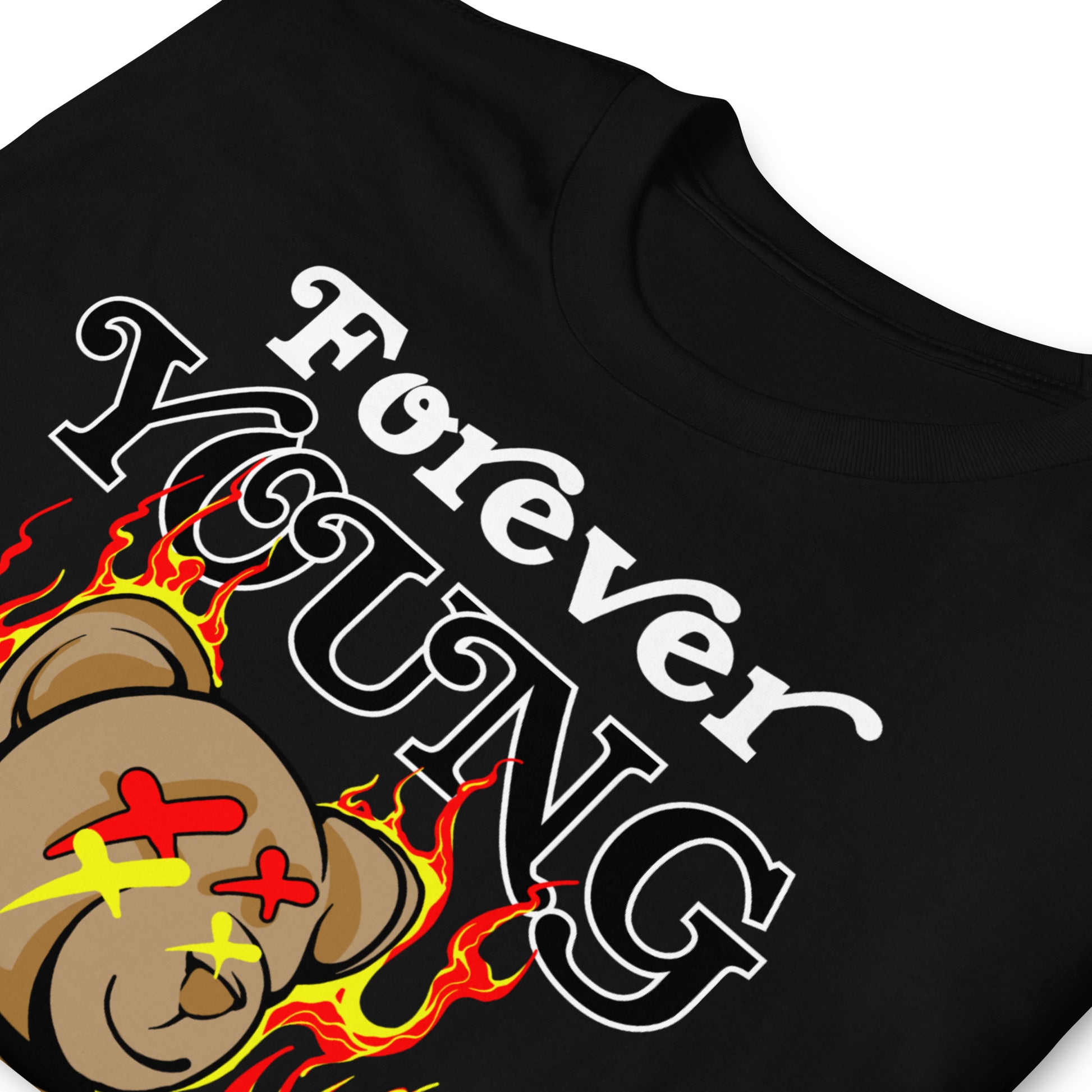 detalle de camiseta forever young teddy bear siempre original urban en color negro