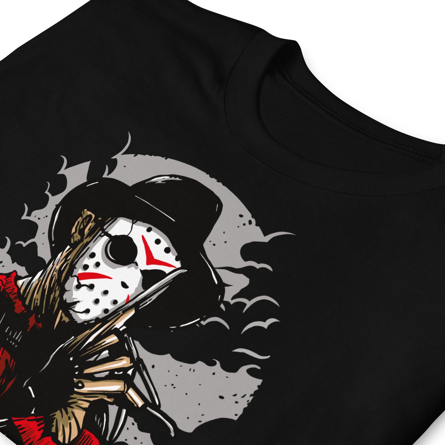 detalle de camiseta freddy krueger con mascara de jason voorhes en color negro