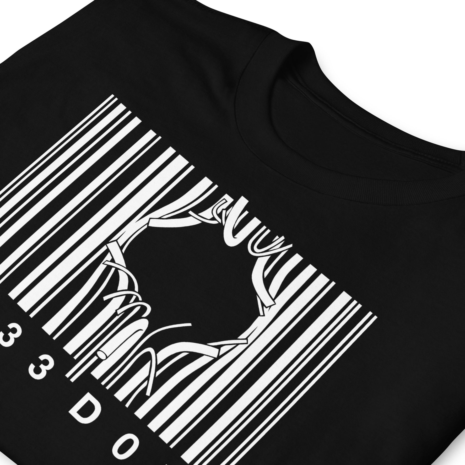 detalle de camiseta freedom codigo de barras prision negra