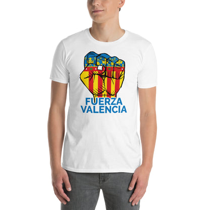 hombre con camiseta fuerza valencia en color blanco