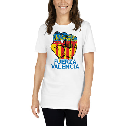 mujer con camiseta fuerza valencia en color blanco