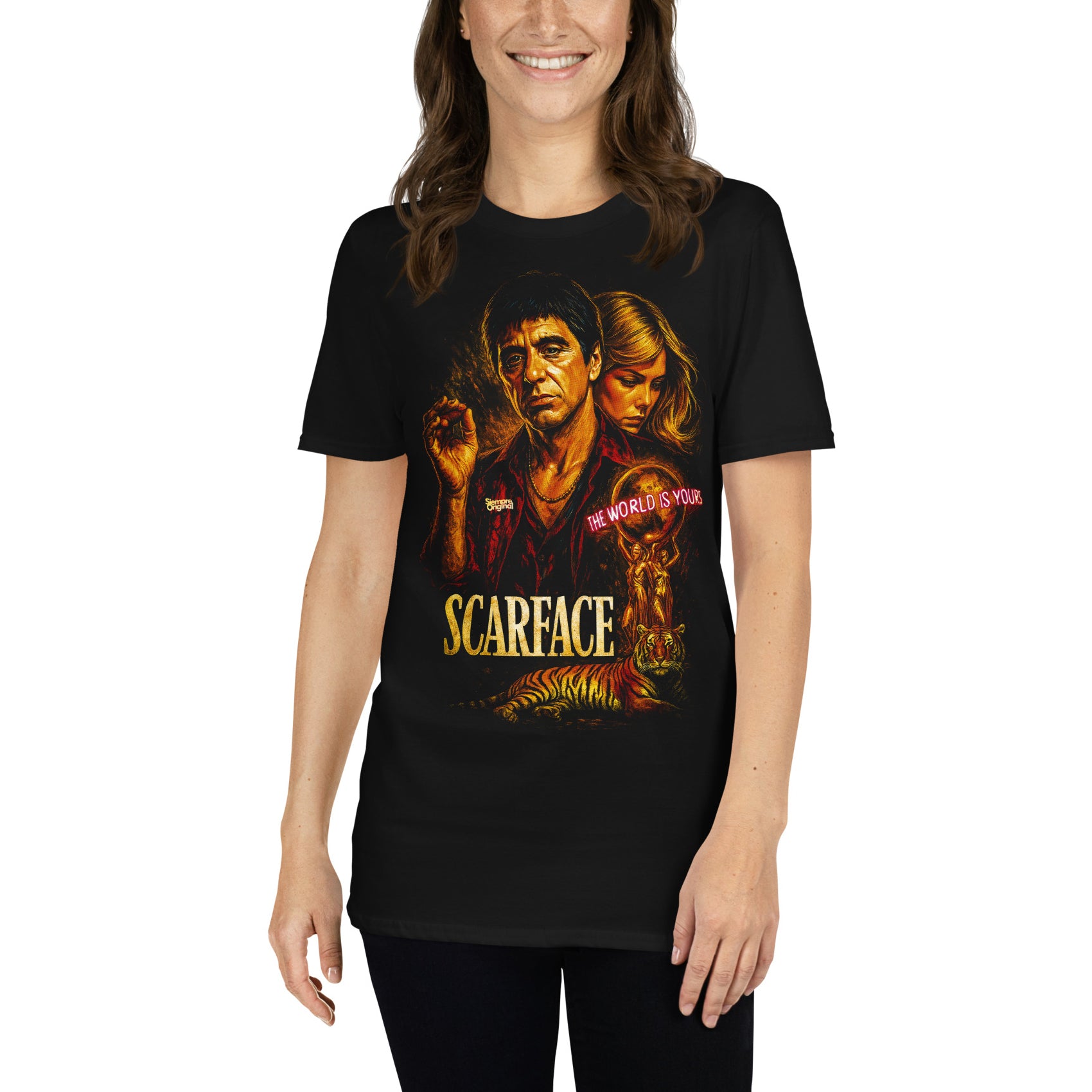 mujer con camiseta scarface tony montana negra