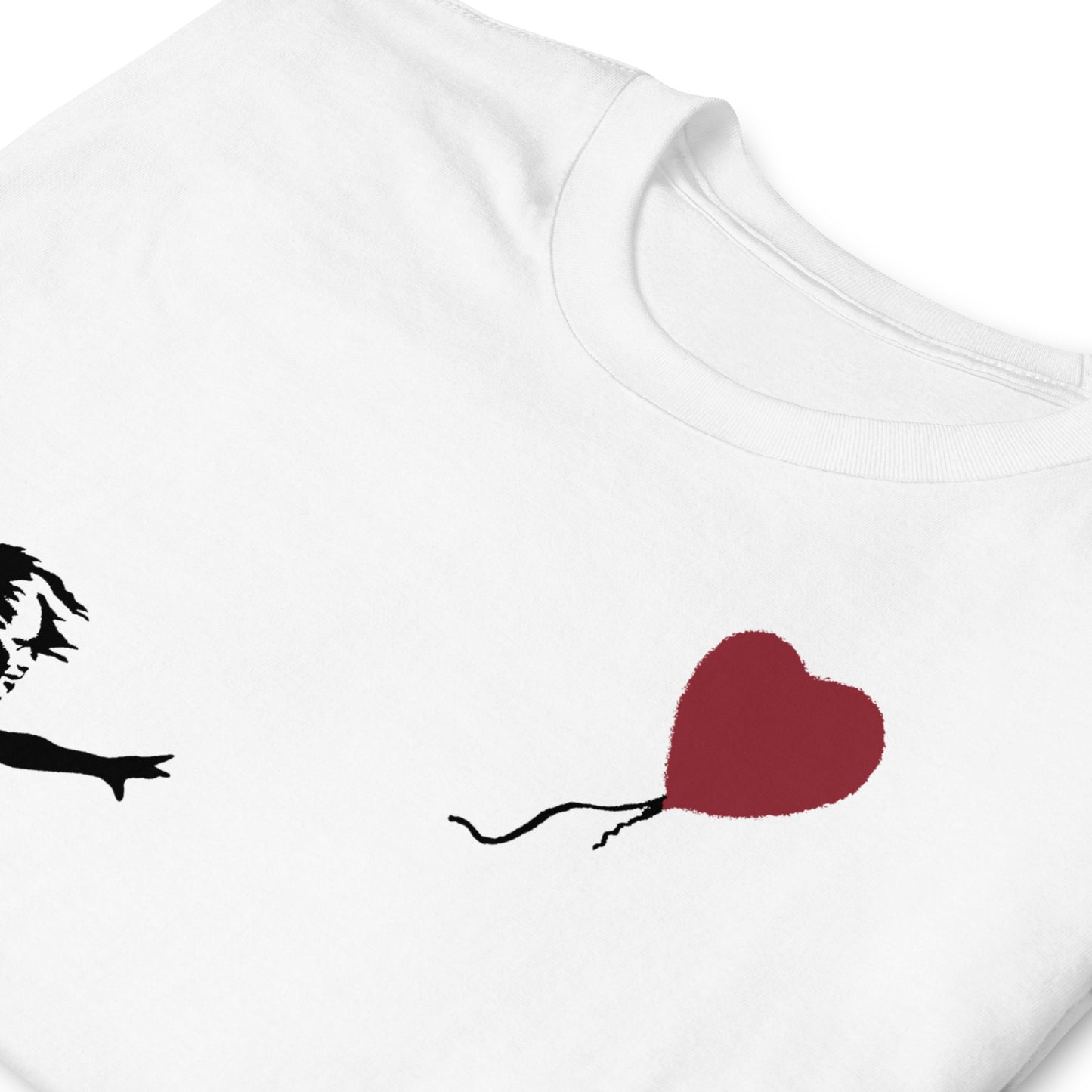 detalle de camiseta girl with balloon banksy blanca
