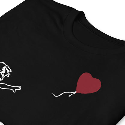 detalle de camiseta girl with balloon globo rojo arte urbano negra