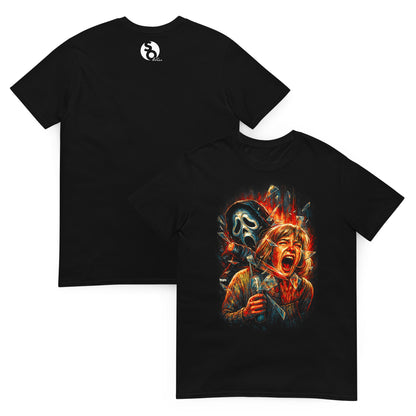 Camiseta negra inspirada en Ghostface y Scream delante y logo SO Wear detrás