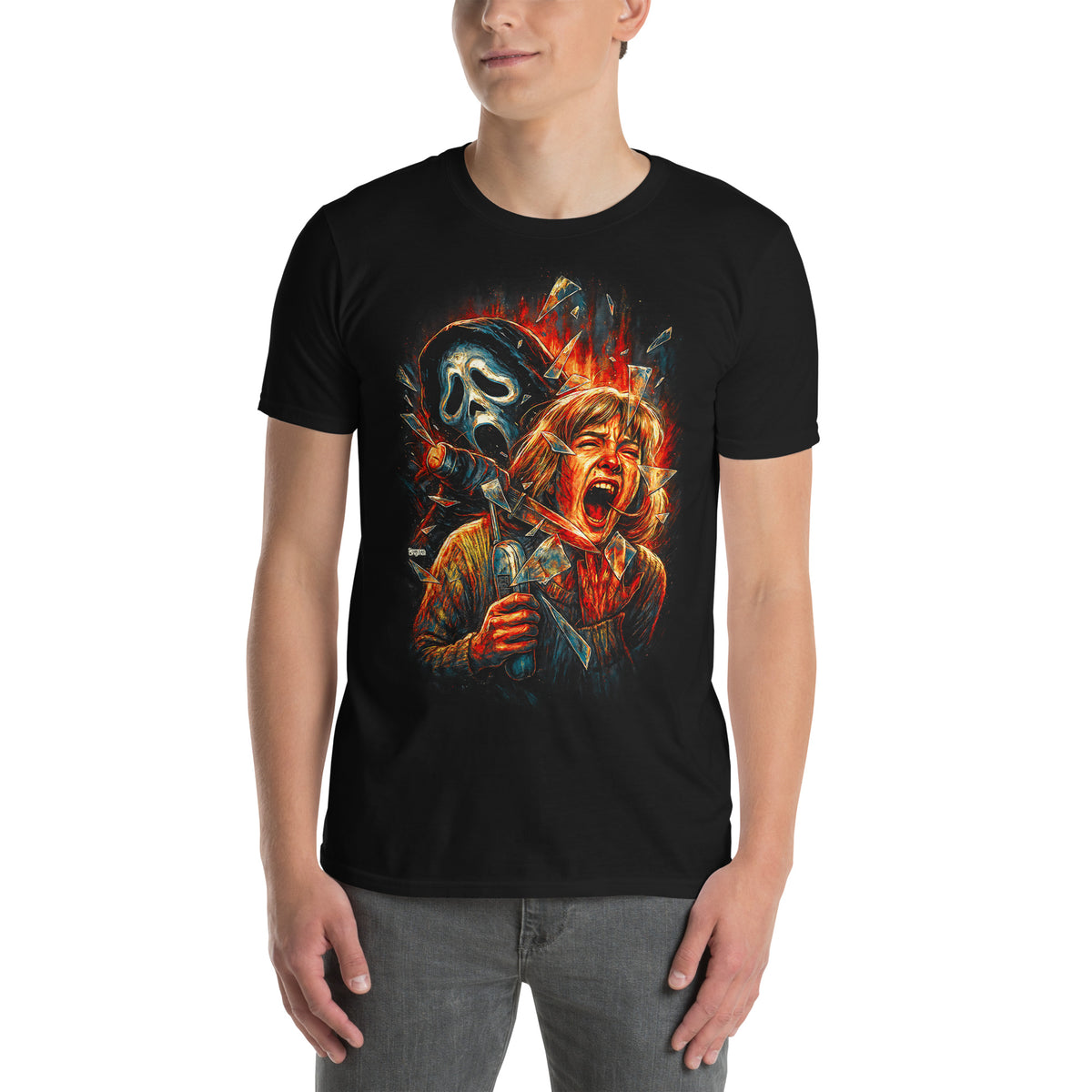 Hombre con camiseta negra inspirada en Ghostface y Scream