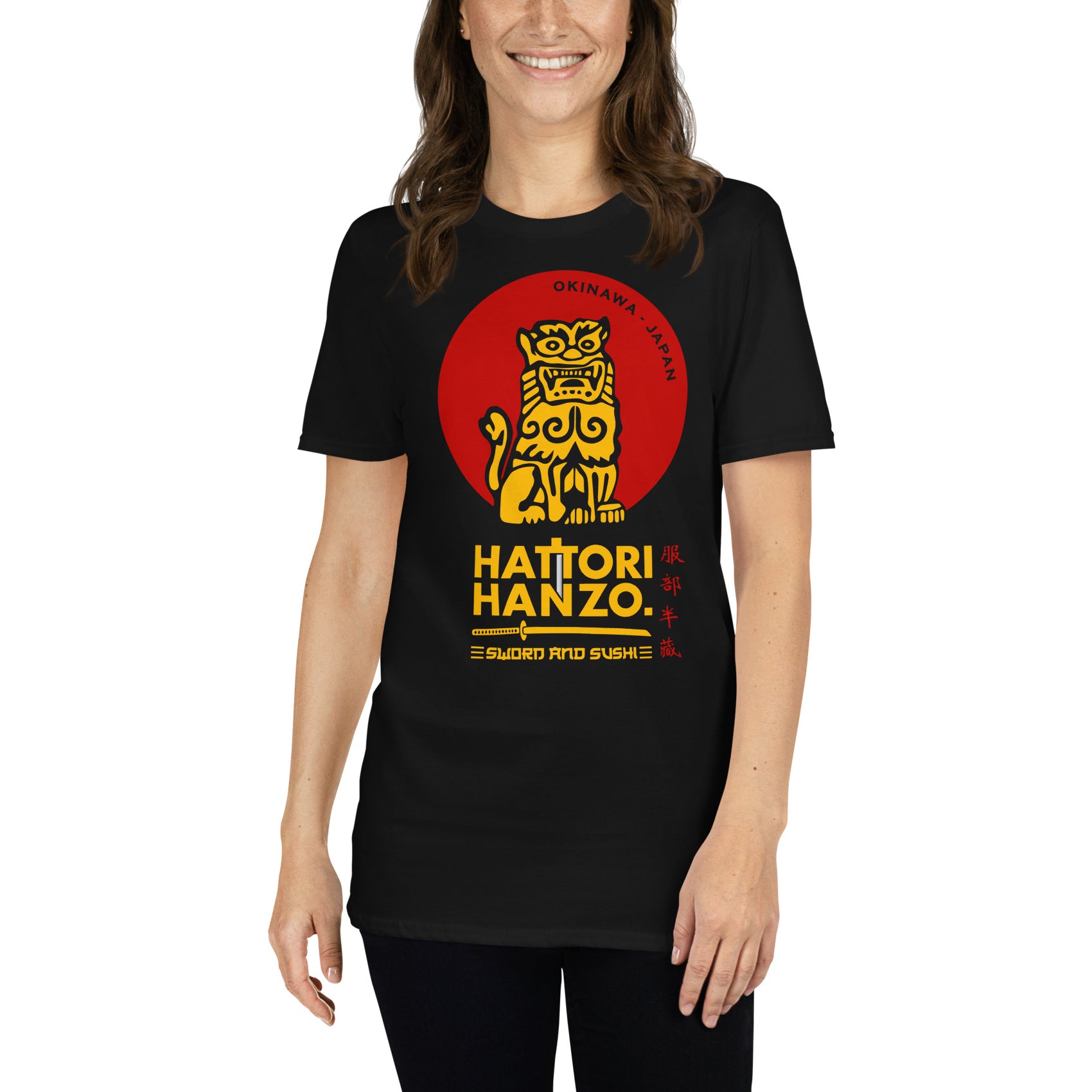 mujer con camiseta hattori hanzo japon kill bill negra