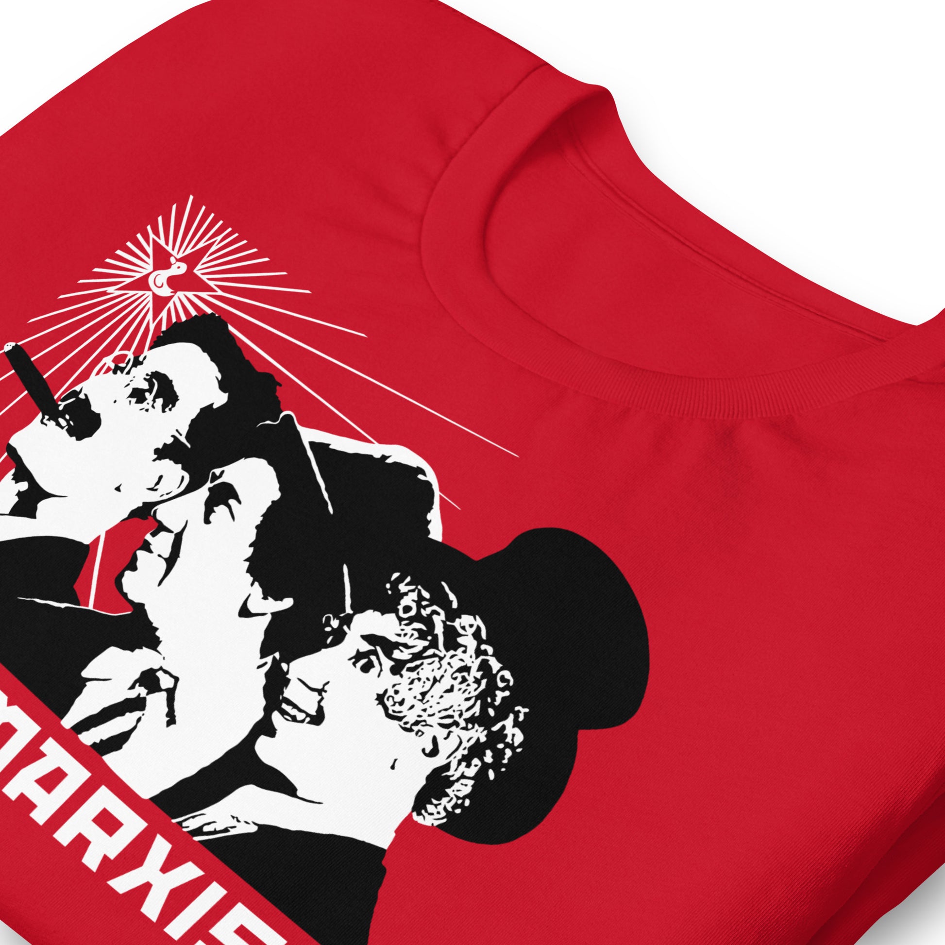 detalle de camiseta im a marxist hermanos marx roja
