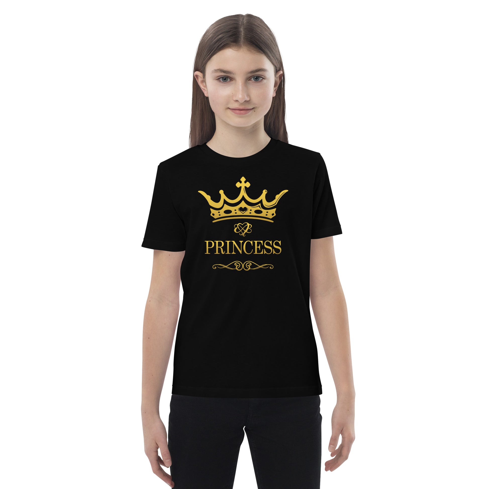 niña con camiseta infantil princess en color negro