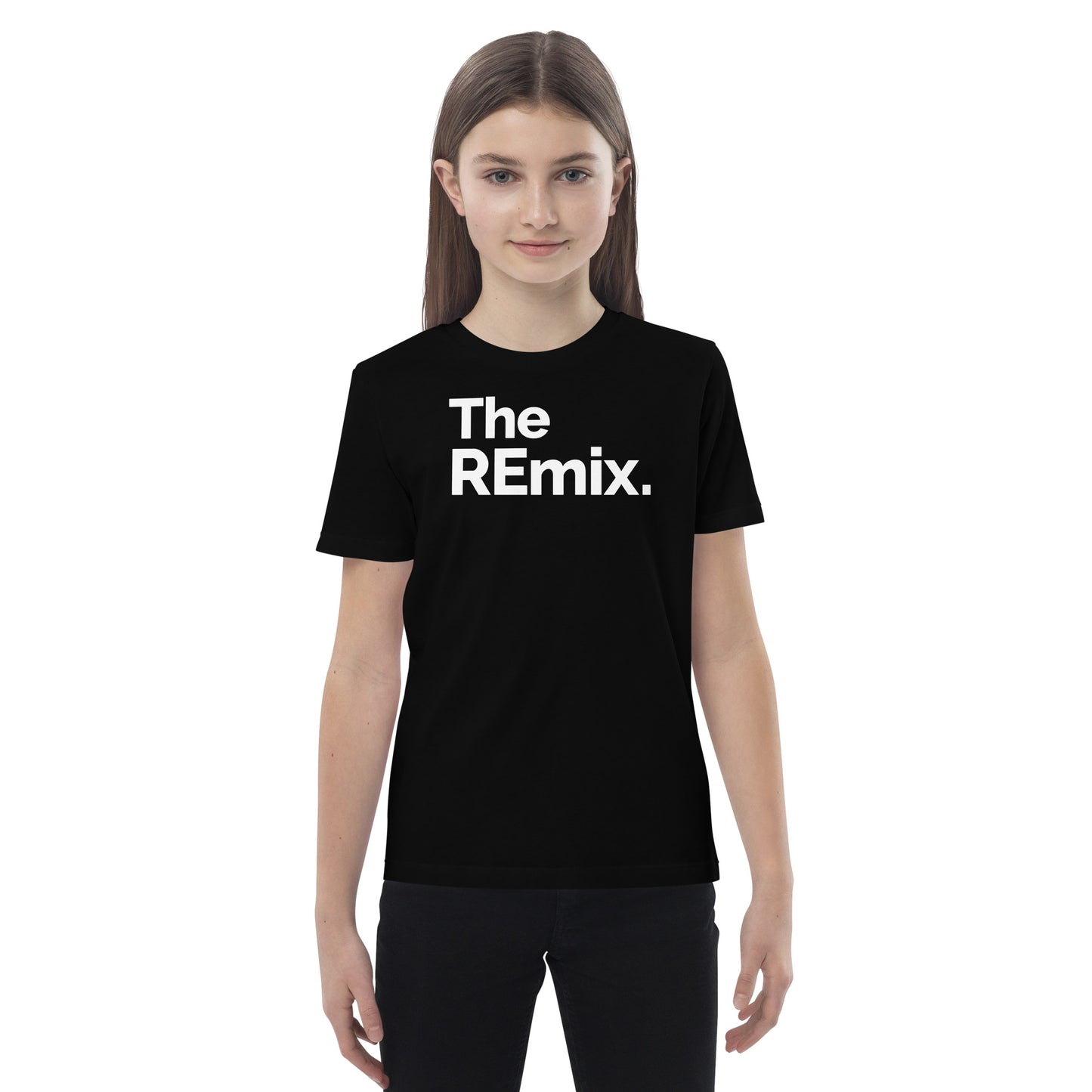 niña con camiseta infantil the remix en color negro