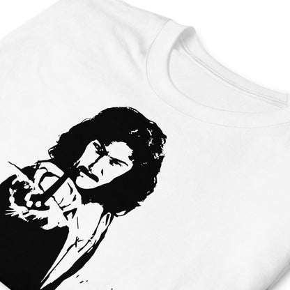 detalle de camiseta inigo montoya frase blanca