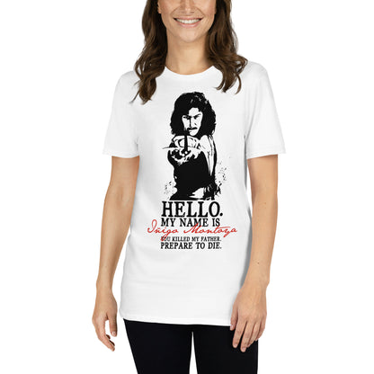 mujer con camiseta inigo montoya frase blanca