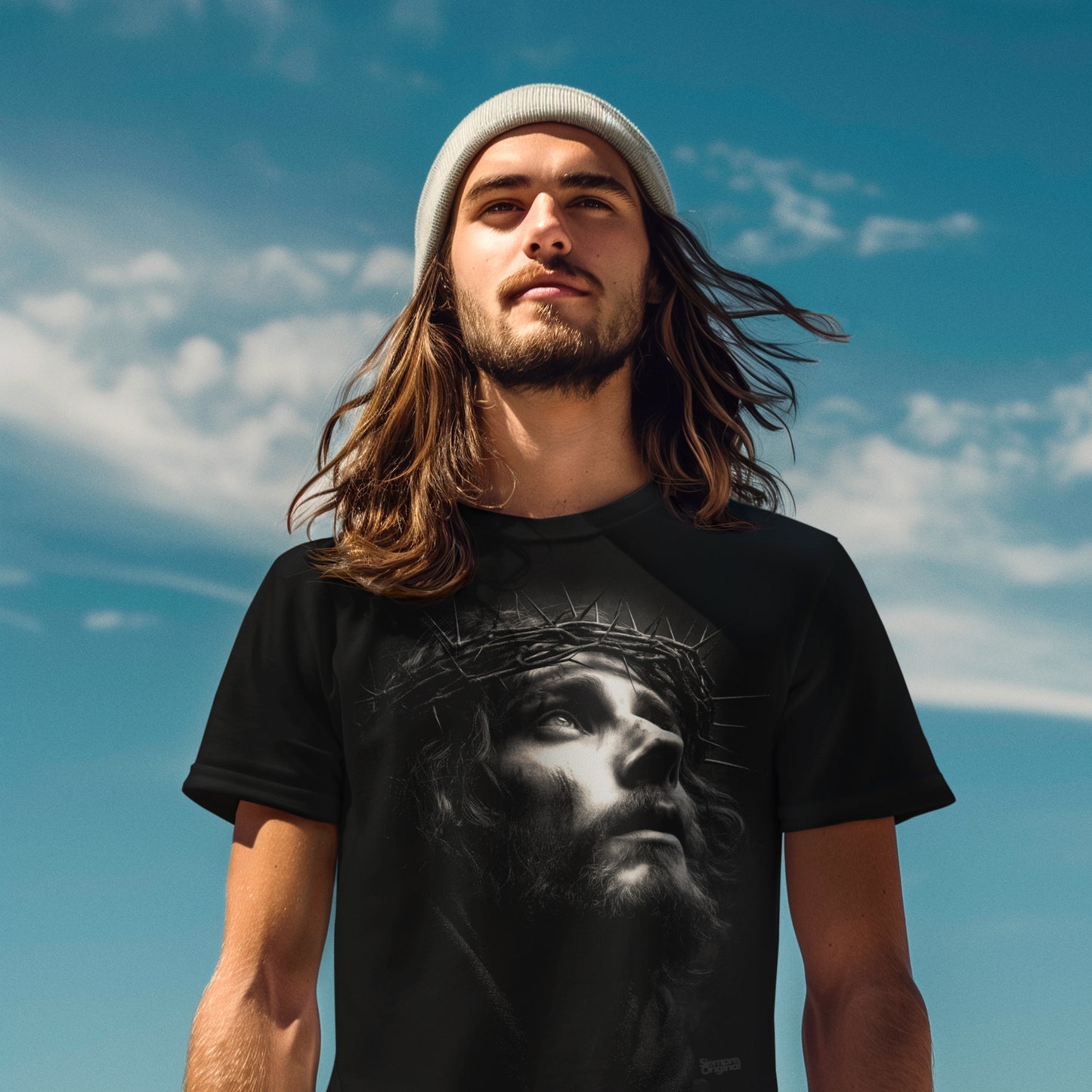 hombre con camiseta jesus corona de silencio en color negro