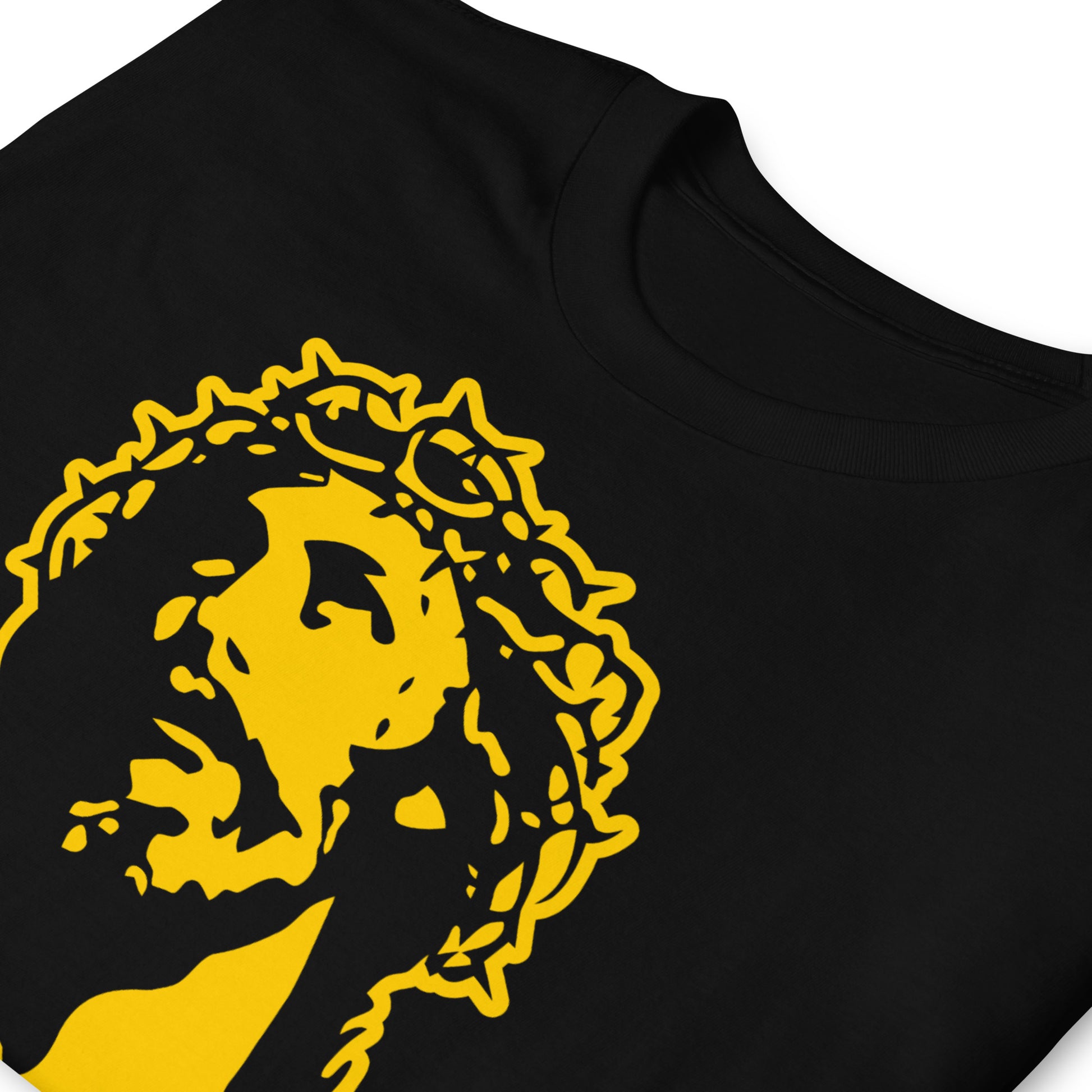 detalle de camiseta jesus kill your idols negra