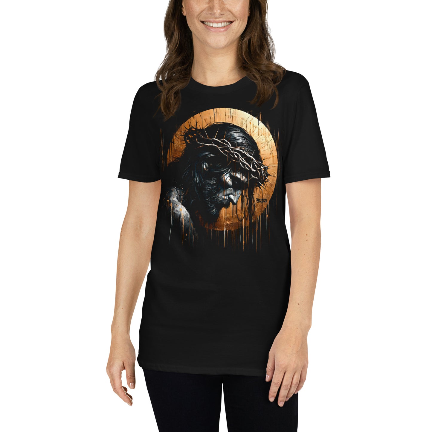 mujer con camiseta jesus mesias en color negro