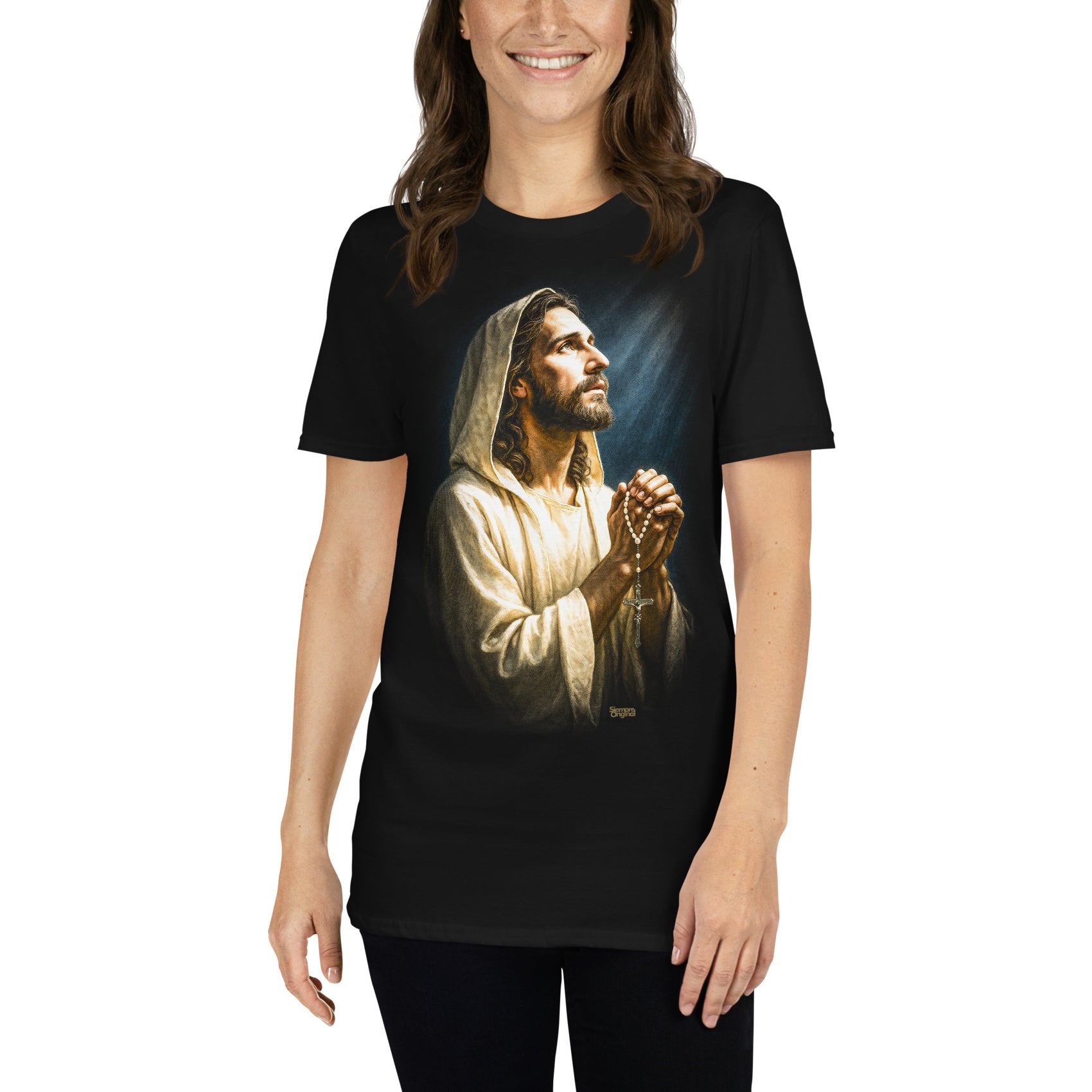 mujer con camiseta jesus oracion divina en color negro