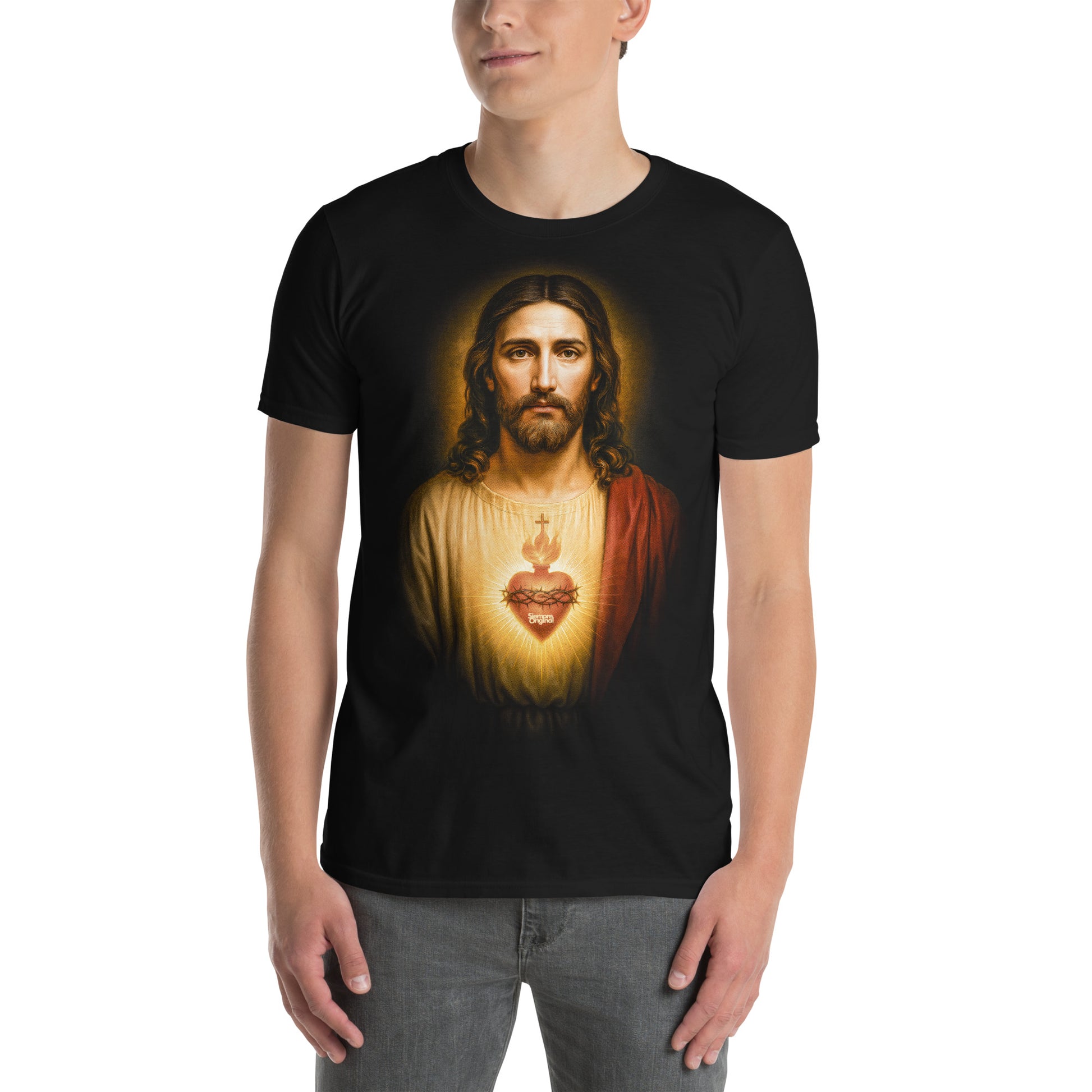 hombre con camiseta jesus sagrado corazon en color negro