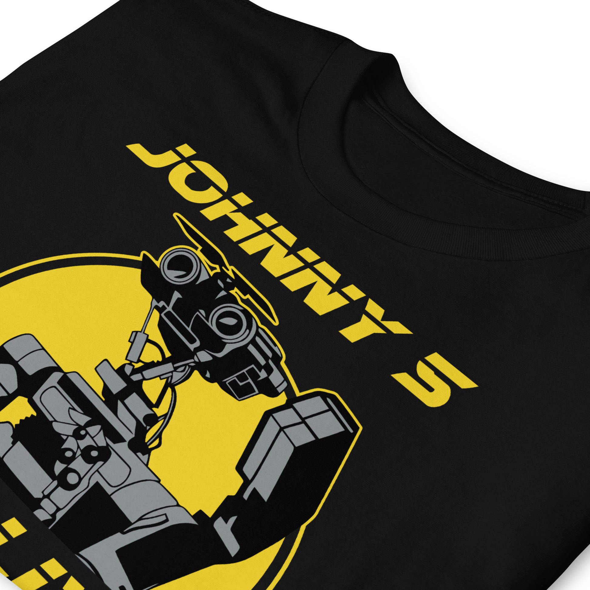 detalle de camiseta johnny 5 cortocircuito negra
