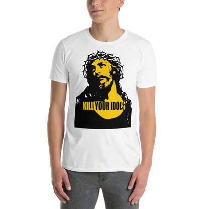 hombre con camiseta kill your idols jesus axl rose blanca