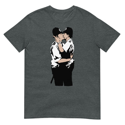 camiseta kissing coppers banksy gris oscuro