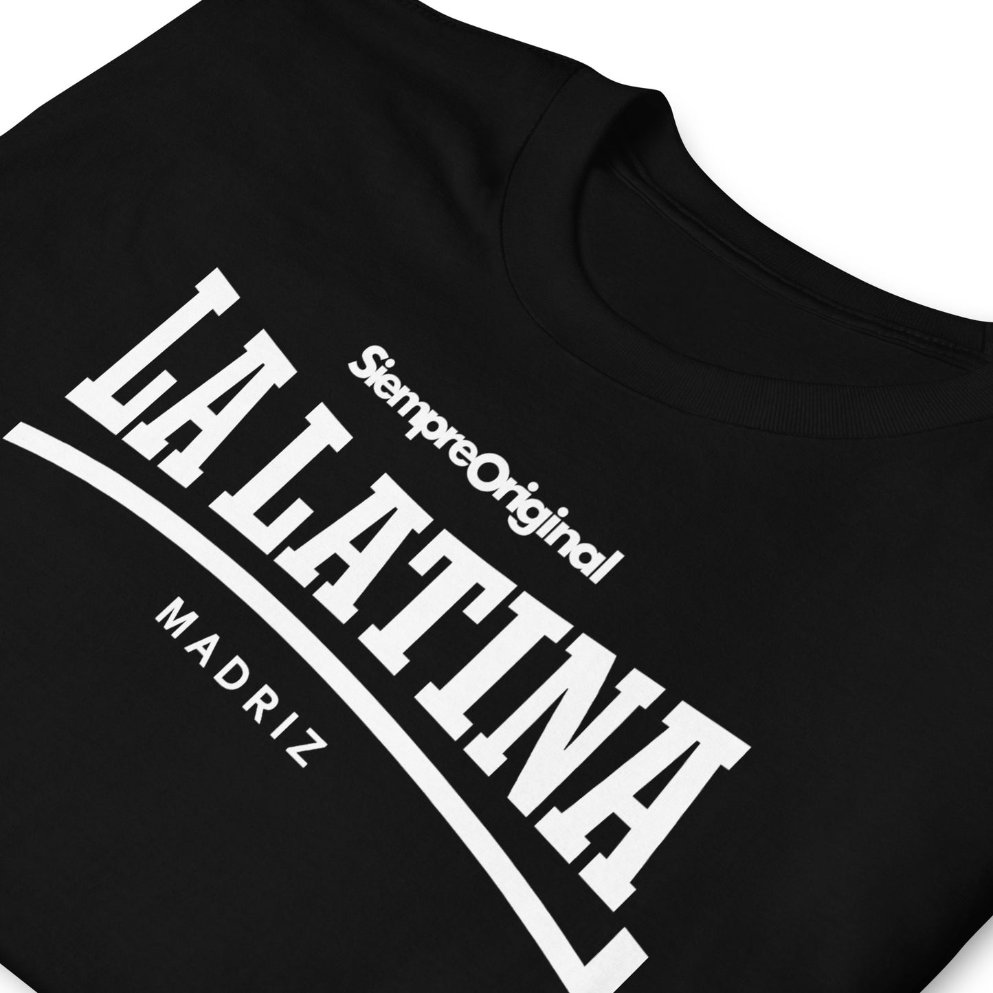 detalle de camiseta la latina madrid negra