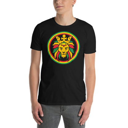 hombre con camiseta leon de juda reggae negra