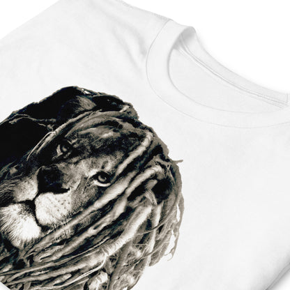 detalle de camiseta leon rasta reggae blanca