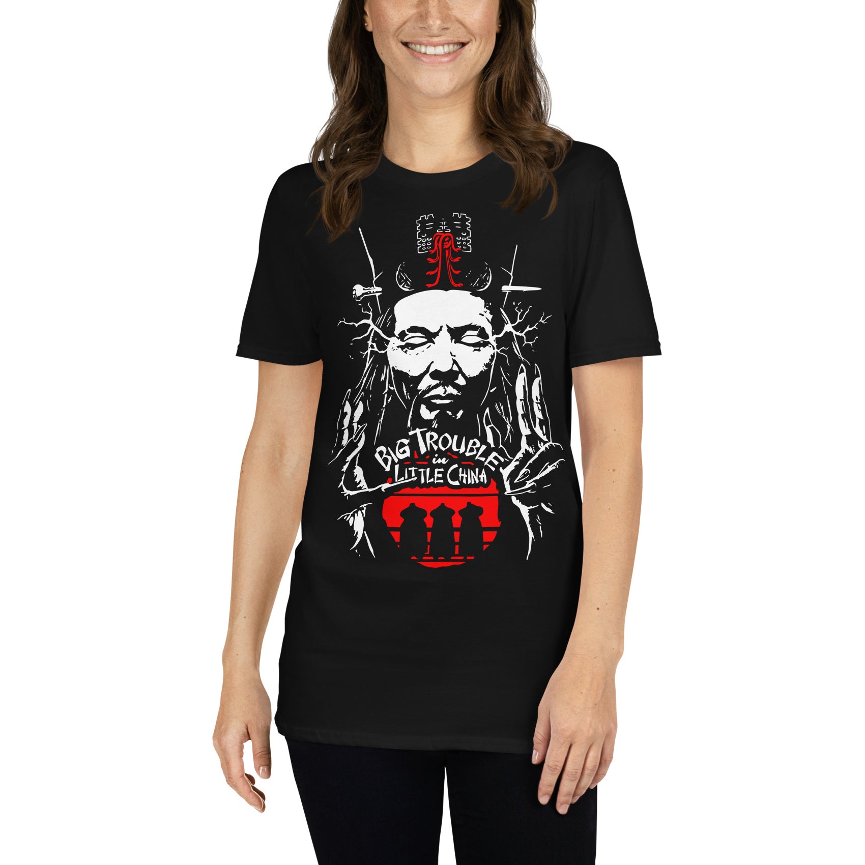 mujer con camiseta lo pan big trouble in little china negra