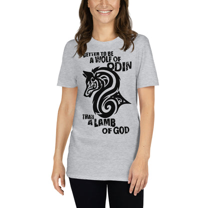 mujer con camiseta lobo de odin vikingo gris