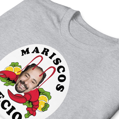 detalle de camiseta los leones de montepinar mente fria maxi mariscos recio la que se avecina en color gris