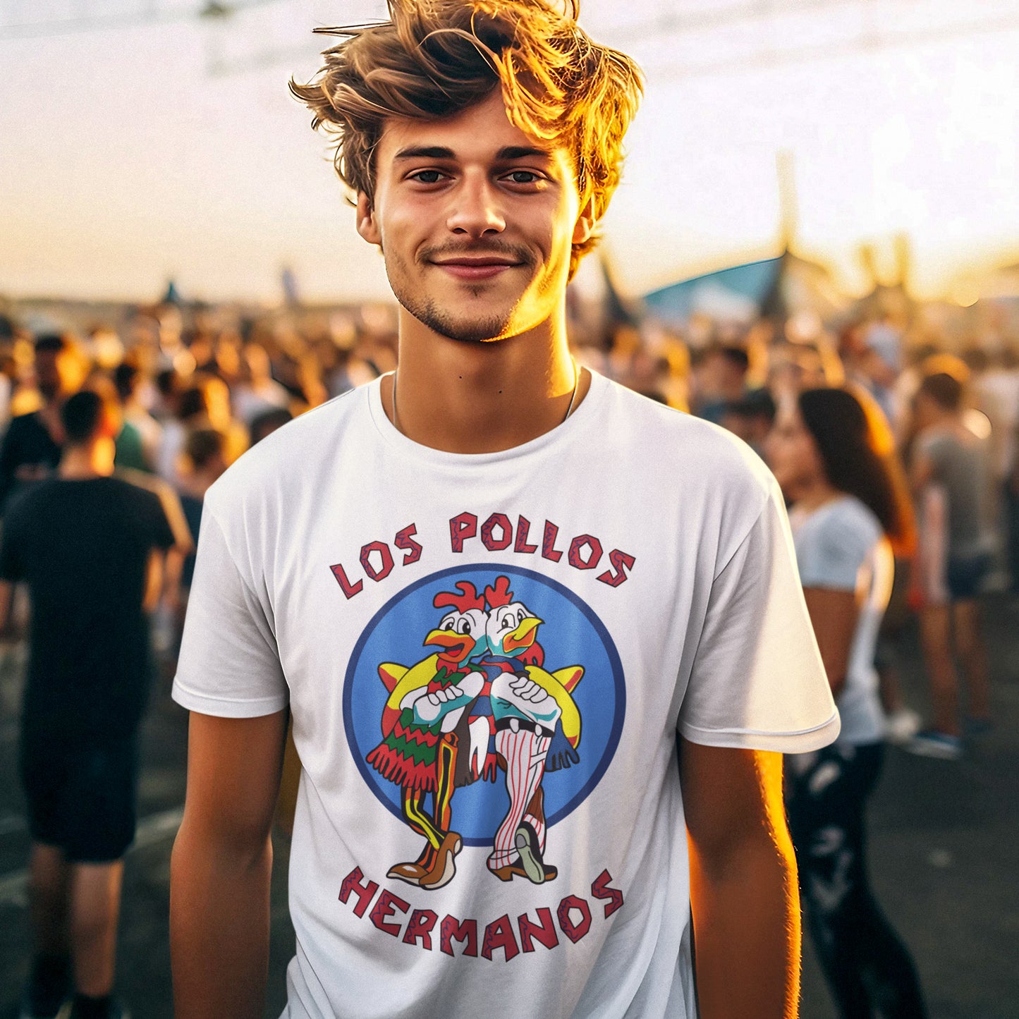 hombre con camiseta de los pollos hermanos de breaking bad en color blanco